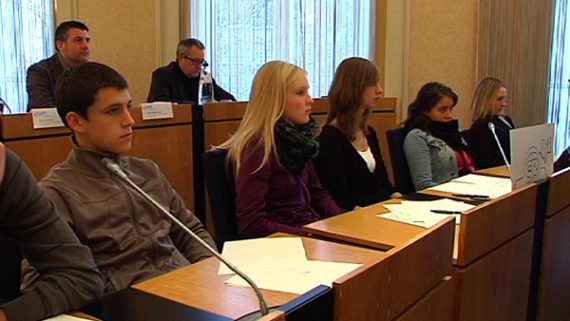 Dialogklassen: Schüler besuchen Parlament der DG