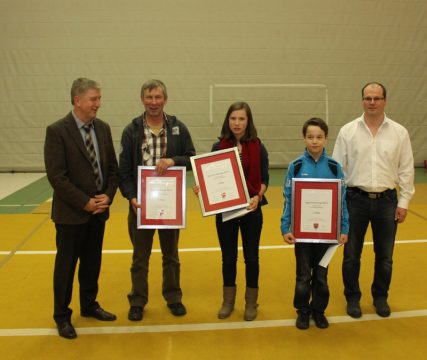 Bürgermeister Wirtz, Josef Vogts, Eva Maria Palm, Joe Josten und Sportschöffe Reuter