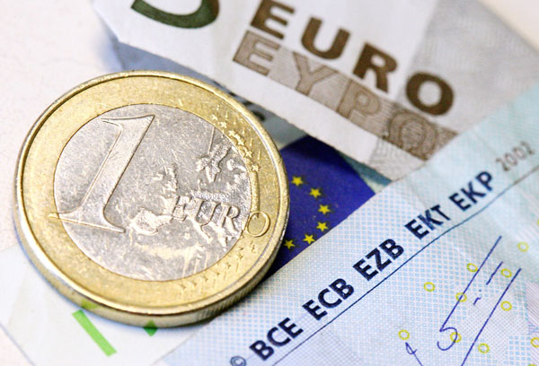 Euro Scheine und Münze Illu