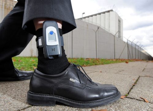 Der Weg für die GPS-Fußfessel für U-Häftlinge ist frei