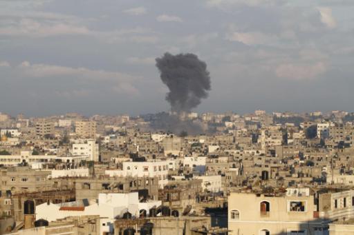 Nach einem weiteren Luftangriff Israels steigt Rauch in Gaza auf