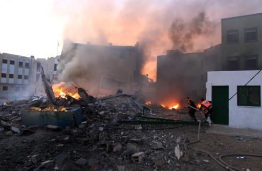 Die israelische Luftwaffe bombardiert Gaza