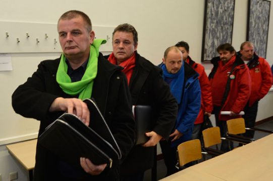 Die Gewerkschaften wollen gerichtlich gegen die Ford-Direktion vorgehen