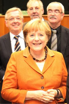 Mathieu Grosch, Georges Bach (Mitglied des EU-Parlaments aus Luxemburg (EVP)), Werner Kuhn (Mitglied des EU-Parlaments aus Deutschland (EVP)) und Angela Merkel