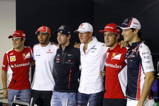 Gruppenfoto beim letzten Saisonrennen: Felipe Massa, Lewis Hamilton, Sebastian Vettel, Michael Schumacher, Fernando Alonso und Bruno Senna