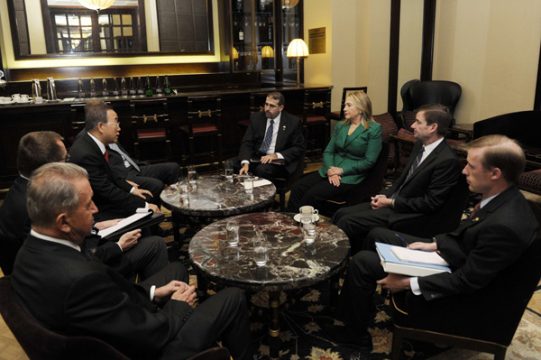 Diplomatische Bemühungen um Waffenruhe gehen weiter: Ban und Clinton in Jerusalem