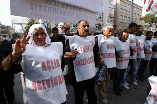 Sympathisanten der Hungerstreikenden in Ankara (17.11.)