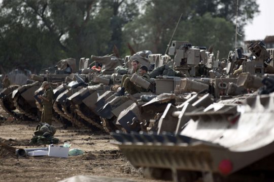 Israelische Panzer an der Grenze zum Gazastreifen (16.11.)