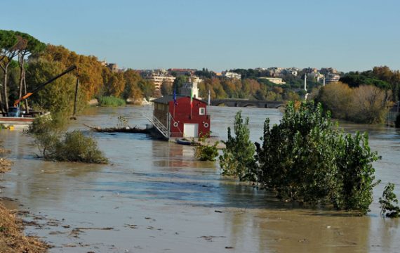 Hochwasser erreicht den Norden von Rom