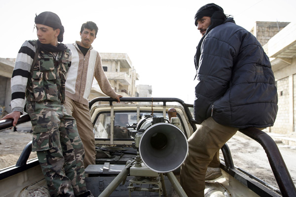 Syrische Rebellen in Maraat al-Numan zwischen Aleppo und Damaskus (17. November)