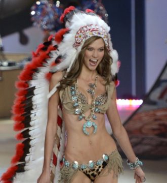 Proteste gegen Indianerschmuck bei Victoria's Secret