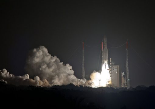 Ariane-5-Rakete beim Start am 20.12.2012
