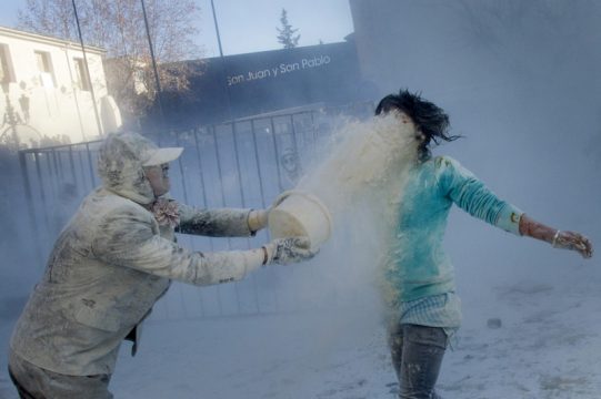 Ibi feiert Els Enfarinats