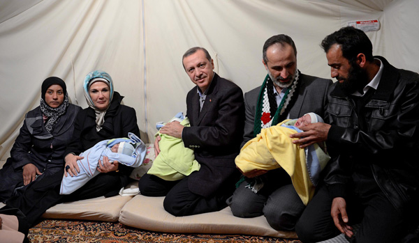 Erdogan besucht Flüchtlingscamp an der syrischen Grenze