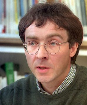 Luc Mampaey, der Direktor der Forschungsgruppe für Friede und Sicherheit, Grip (Bild vom 21. Mai 1996)