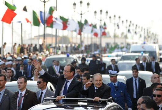 François Hollande und Algeriens Präsident Abdelaziz Bouteflika in Algier