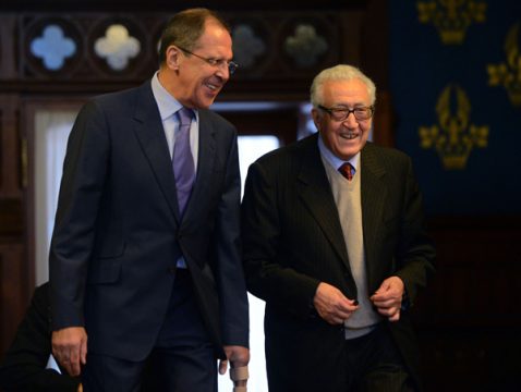 Russlands Außenminister Sergej Lawrow und UN-Sondervermittler Lakhdar Brahimi in Moskau