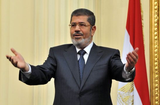 Ägyptens Präsident Mohammed Mursi vor dem Oberhaus des Parlaments