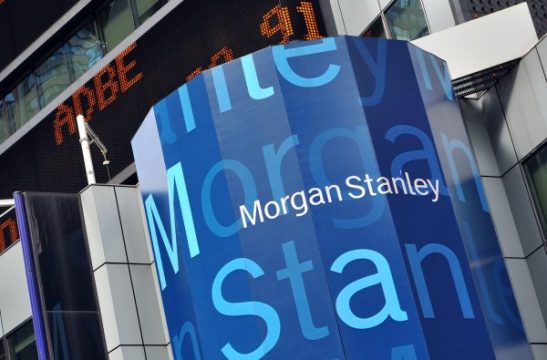 Vor dem Hauptquartier der Investmentbank Morgan Stanley in New York