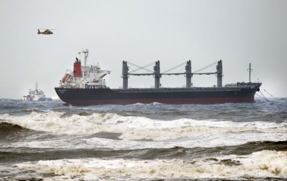Das in Seenot geratene Containerschiff "Ocean victory"