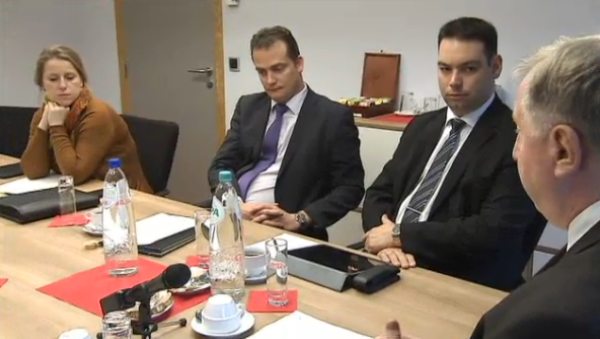 Pressekonferenz: DG-Regierung zu 2012-2013