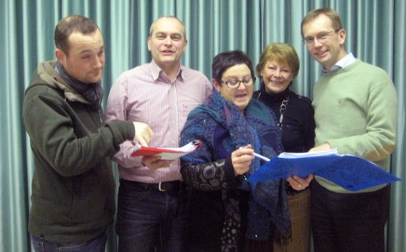 Raerener Laienbühne: Ben Schumacher, Robert Kreusch, Dorith Scheiff, Marion Furth und Danny Havenith