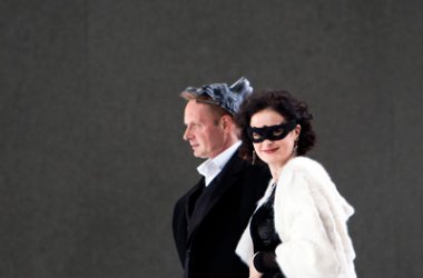 La Traviata in der Brüsseler Monnaie: Till Fechner (Baron Douphol) und Simona Saturova (Violette Valéry)
