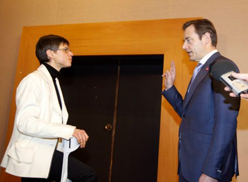 De Wever legt Eid als Bürgermeister ab