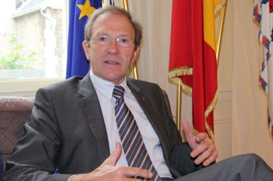 PDG-Präsident Ferdel Schröder