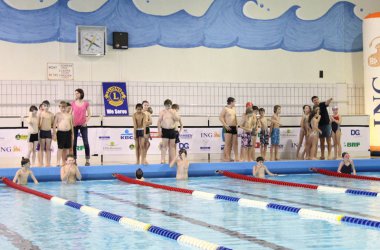 Schwimm-Marathon 2013 - Schulkinder aus Kelmis in Eupen