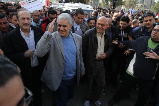 Hamdien Sabahi und Mohammed ElBaradei (2. und 3. von links)