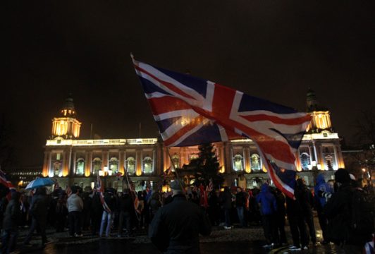 Sechste Krawallnacht in Belfast in Folge