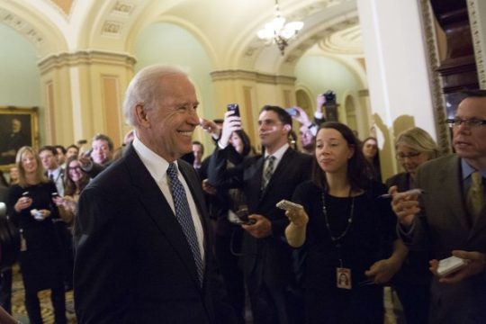 Vizepräsident Joe Biden vor dem Treffen mit den Senatoren