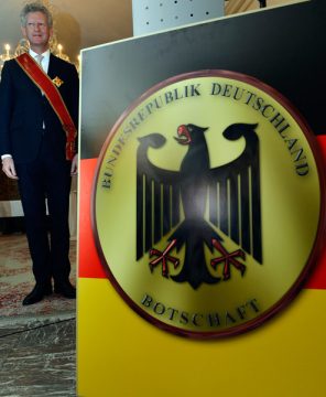 De Crem erhält Bundesverdienstkreuz