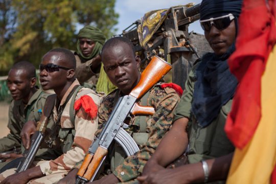 Malische Soldaten in Diabaly