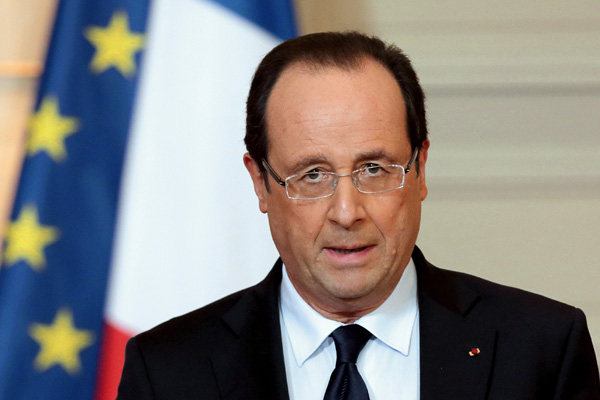 Frankreichs Präsident Hollande bestätigt die Entsendung der Truppen nach Mali