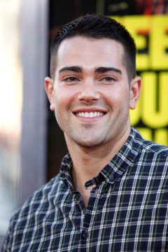 Jesse Metcalfe ist Christopher Ewing