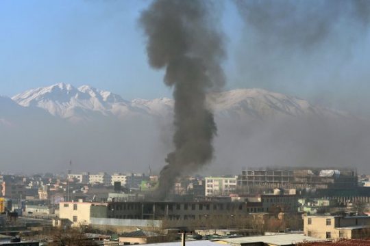Rauch über der Zentrale der Verkehrspolizei in Kabul