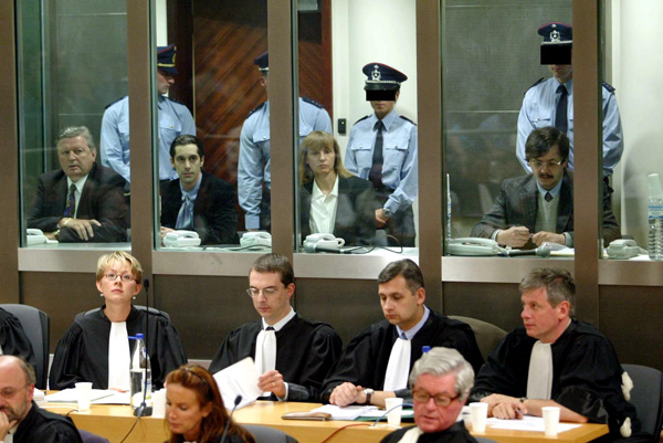 Michel Nihoul, Michel Lelièvre, Michelle Martin und Marc Dutroux beim Prozess 2004