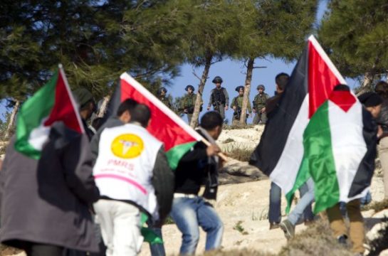 Palestinenser versuchen in das Protestcamp in der Nähe der Siedlung Maale Adumim zurückzukehren (15.1.)