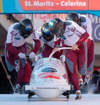 Bob-WM in St. Moritz: Das lettische Siegerteam von 2011