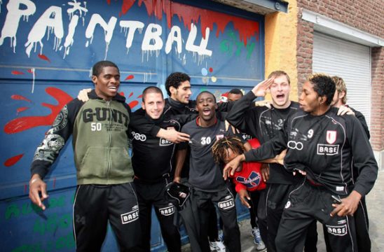 Paintball im Trainingsplan: Spieler von Standard Lüttich 2008