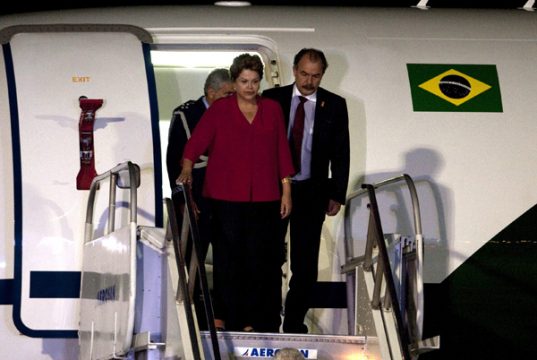 Brasiliens Präsidentin Dilma Rousseff bei der Ankunft in Santiago de Chile