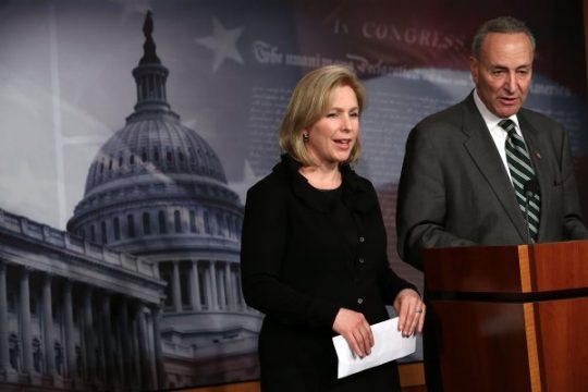 Die US-Senatoren Kirsten Gillibrand und Charles Schumer