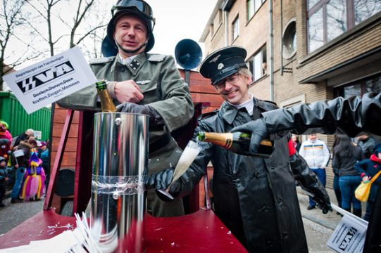 Karnevalisten in Aalst karikieren N-VA