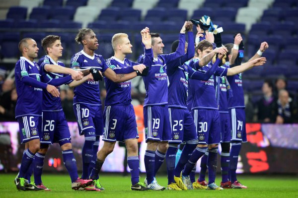 Anderlecht gewinnt 2:0 gegen Charleroi