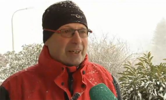 BRF-Wetterfrosch Bodo Friedrich im Schneegestöber