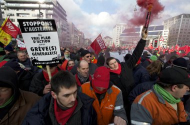 Gegen die Sparpolitik: Protestkundgebung in Brüssel