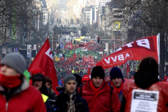 Gegen die Sparpolitik: Protestkundgebung in Brüssel
