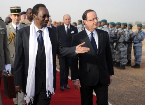 Dioncounda Traoré empfängt François Hollande in der Nähe von Mopti